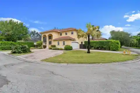Beautiful Home with a Fantastic Pool