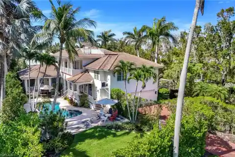 Remarkable Aqualane Shores Residence