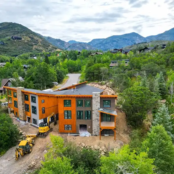 SMARTLY DESIGNED NEW HALF DUPLEX