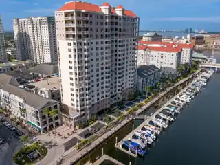 Luxury Waterfront Living on Harbour Island
