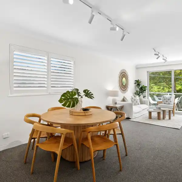SPACIOUS APARTMENT IN AN EXCLUSIVE HARBOURSIDE SETTING