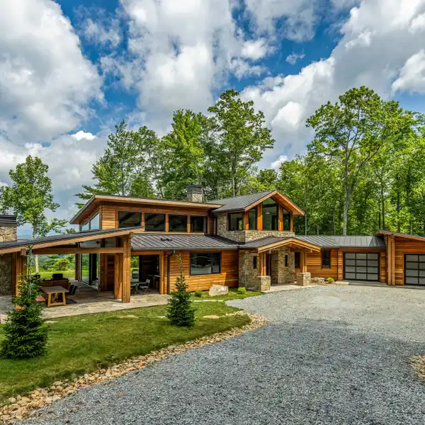 MODERN RUSTIC RETREAT WITH EXCEPTIONAL VIEWS