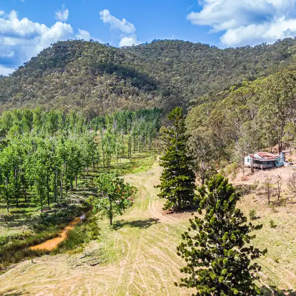 260-ACRE GETAWAY