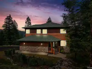Mountain Charm with Modern Comforts