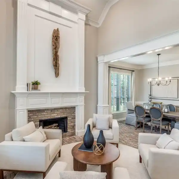 STUNNING HOME IN THE PRESTIGIOUS STONELAKE ESTATES