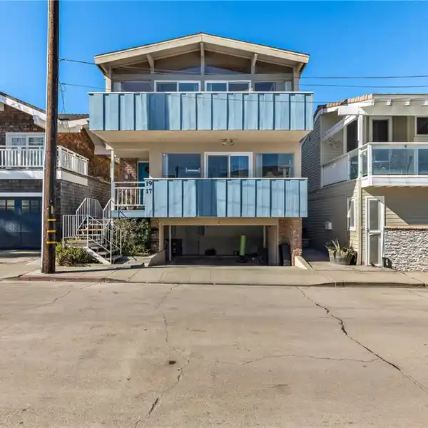 EXCEPTIONAL DUPLEX OFFERING THE ULTIMATE COASTAL LIFESTYLE