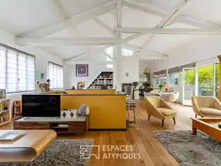 Former Metal Workshop in the Heart of Clichy