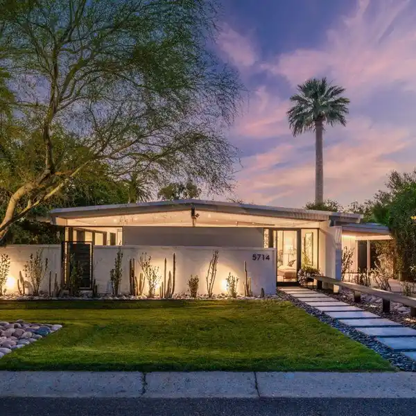 MID-CENTURY ELEGANCE MEETS MODERN MINIMALISM