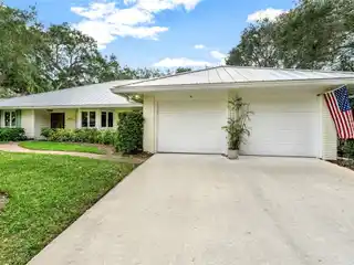 Inviting Home in Castaway Cove