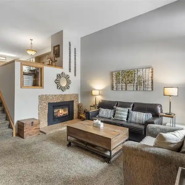 FULLY FURNISHED SKI IN/SKI OUT TOWNHOME