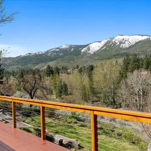 RARE RESIDENCE SURROUNDED BY NATURE