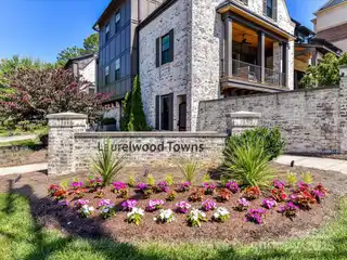 Beautifully Designed Saussy Burbank Townhome