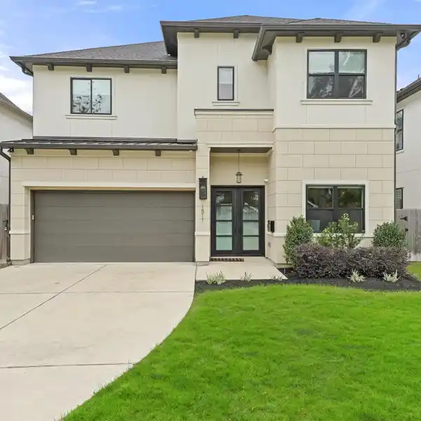 STUNNING POOL HOME IN THE CRAIG WOODS OF SPRING BRANCH