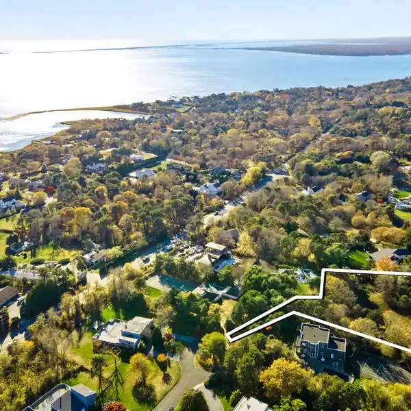 RARE ESTATE LOT FOR VISIONARY DESIGN