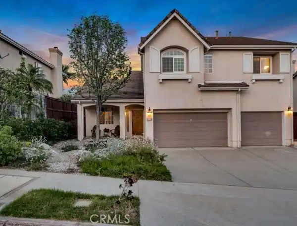 BEAUTIFULLY UPDATED POOL HOME