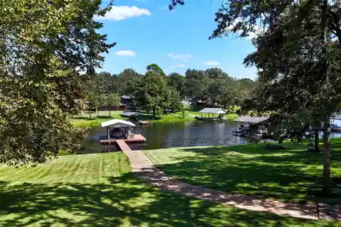 Gorgeous Home on Lake Athens
