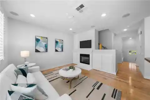 Split-Level Townhome in a Convenient Location