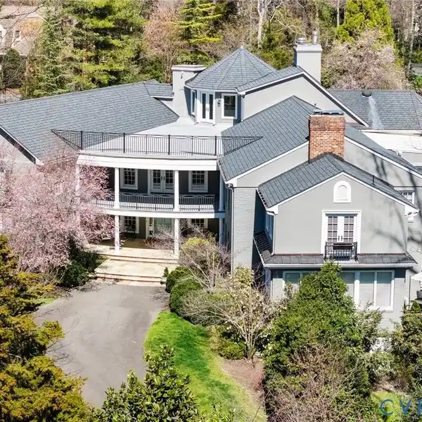 HANDSOME TRANSITIONAL ESTATE ON THREE PRIVATE ACRES