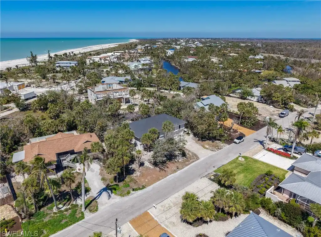 Sanibel Island Beach Living in a Beautiful Private Community