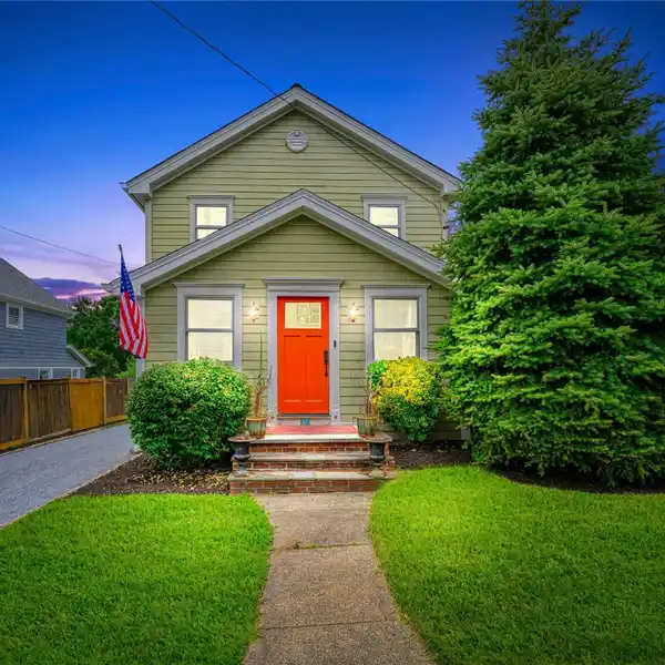 ONE-OF-A-KIND COLONIAL ON QUIET DEAD-END