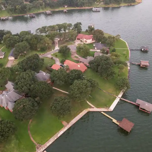 SERENE SANCTUARY ON RICHLAND CHAMBERS LAKE