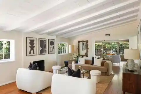 Nantucket-Style Home in Coveted Upper Hermosa