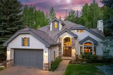 Charming Home in the Greens Neighborhood