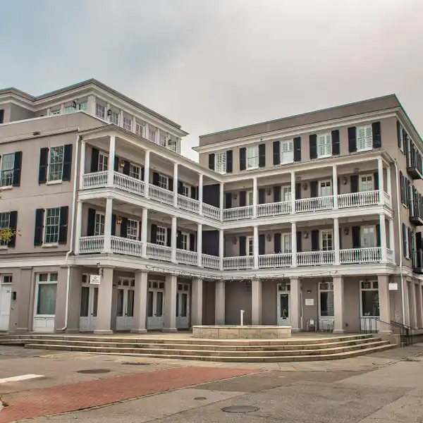 ELEGANT CONDO IN THE HISTORIC DISTRICT