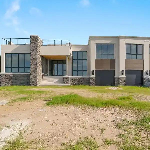 MODERN NEW CONSTRUCTION ON DAVIS ISLANDS