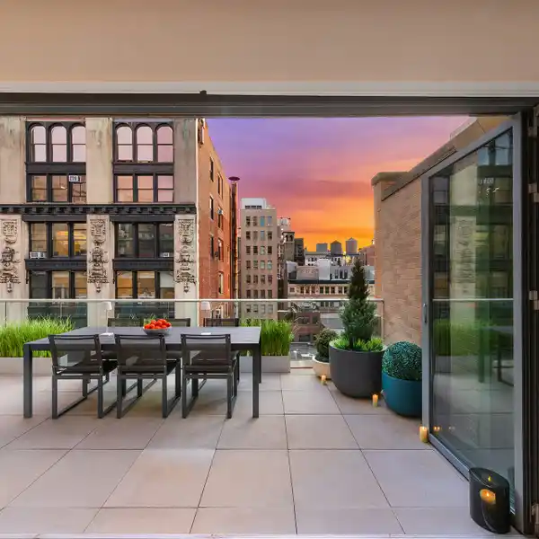 FULL-FLOOR FLATIRON SANCTUARY