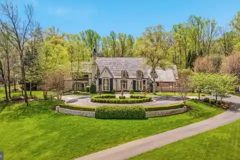 Meticulous Craftsmanship Meets Resort-Inspired Living