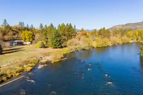 Special Property on the Rogue River