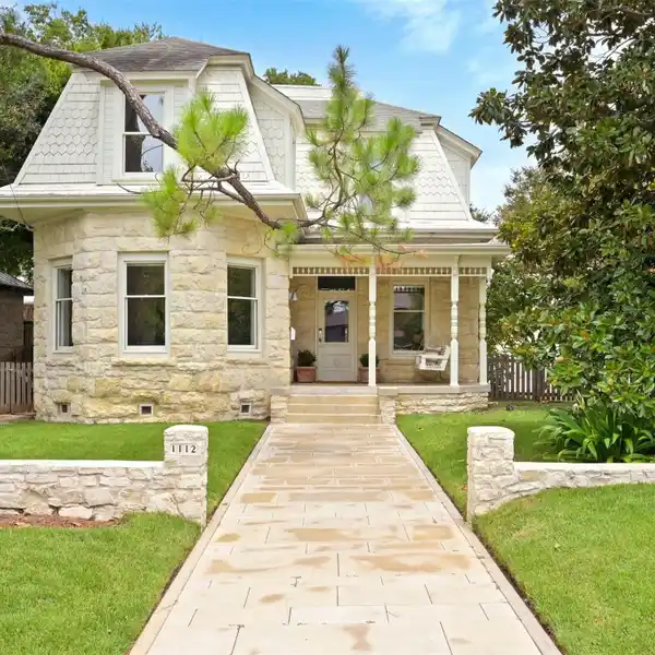 REIMAGINED 1915 HISTORIC RESIDENCE