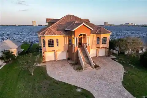 Riverside Retreat Estate