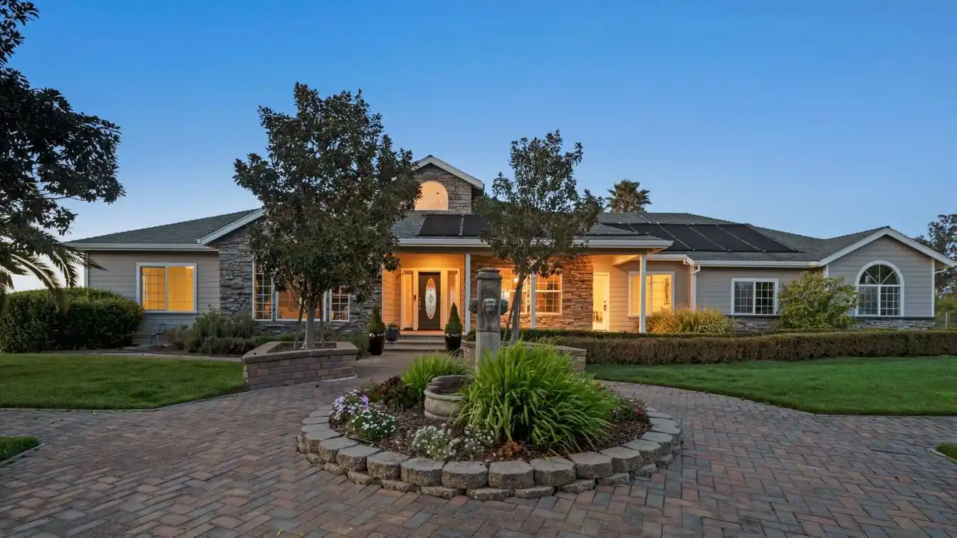 Spectacular Single-level Estate