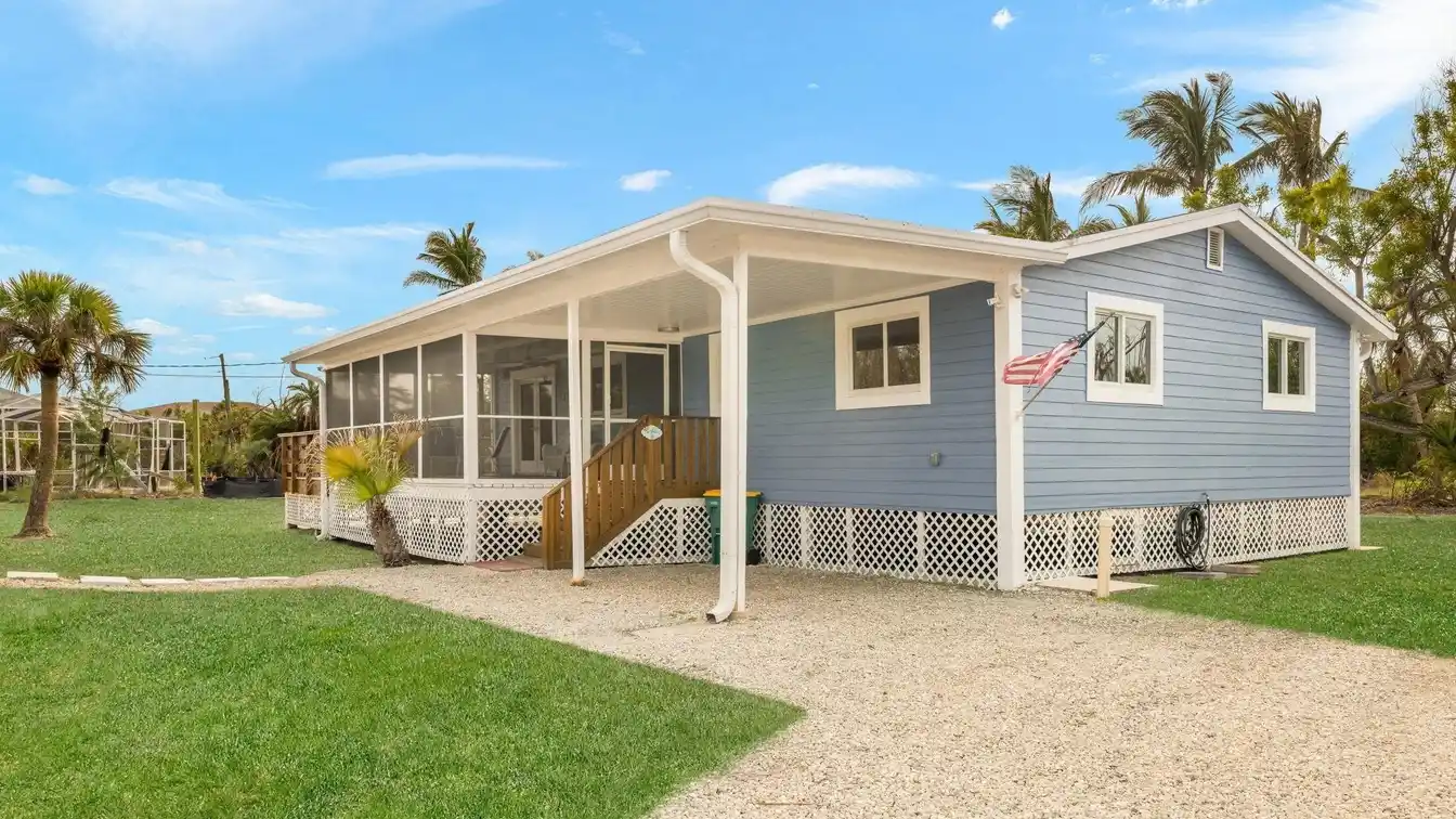 Beautifully Remodeled Beach Cottage