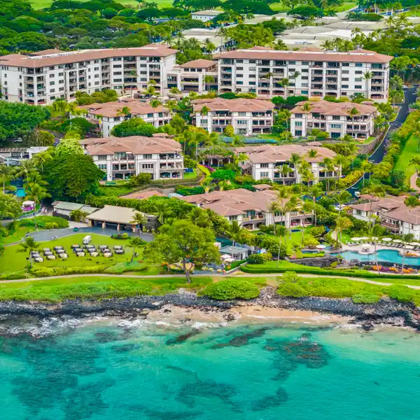 THOUGHTFULLY DESIGNED GROUND FLOOR RESIDENCE IN WAILEA BEACH VILLAS