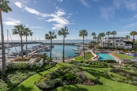 Luxurious Living Overlooking a Private Marina