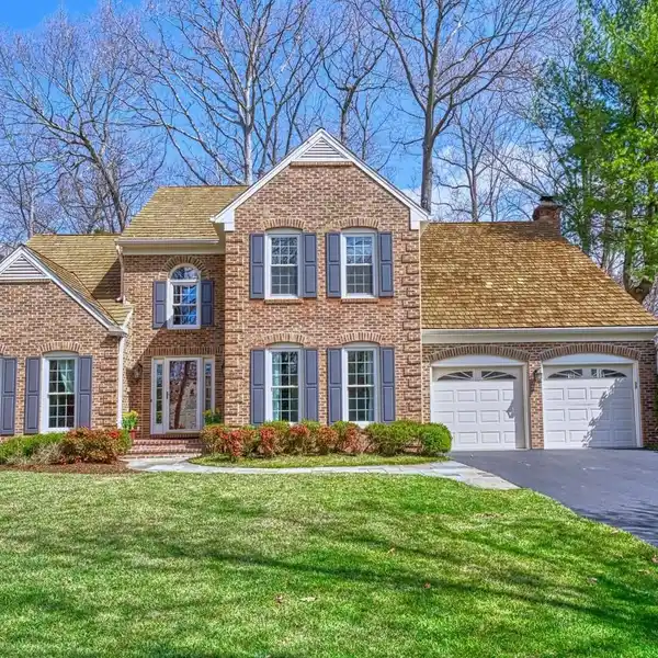 UPGRADED COLONIAL IN BEAUTIFUL FRANKLIN OAKS