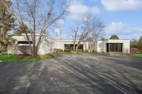 Spectacular Modern Home in a Breathtaking Natural Setting