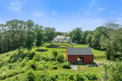 Luxury Modern Farmhouse with Barn on over Ten Acres