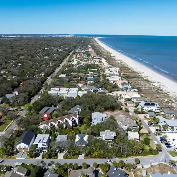 COASTAL RETREAT IN SEMINOLE DUNES