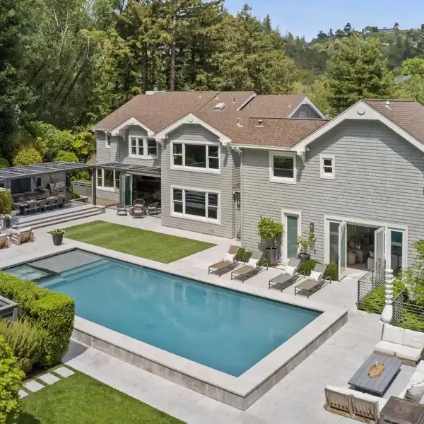 EXTRAORDINARY GATED RESIDENCE