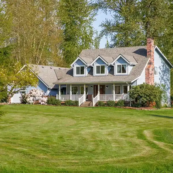 AMAZING FIVE-ACRE PROPERTY