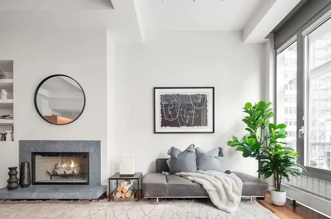 Exclusive Full-floor Residence
