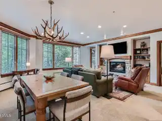 Premier Elkhorn Lodge Residence