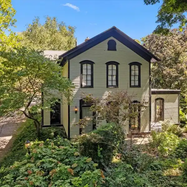 STUNNING HISTORIC HOME IN DOWNTOWN GENEVA