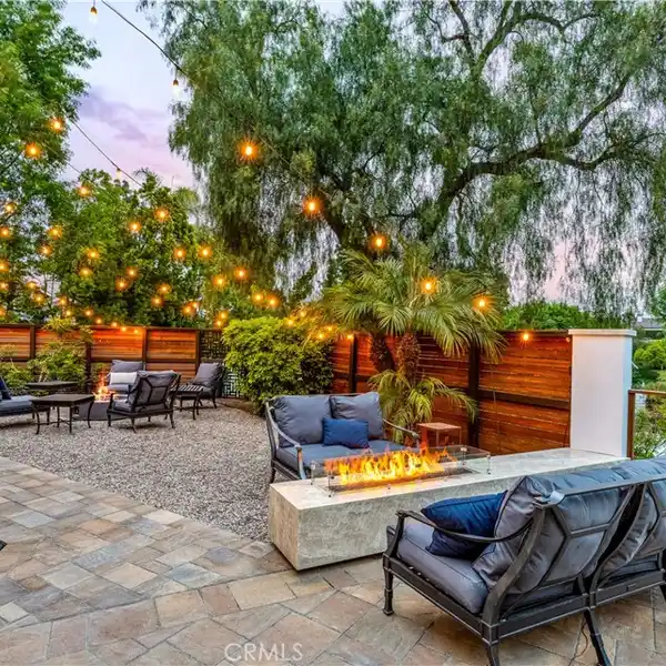 STUNNING ESTATE IN EQUESTRIAN HILLS