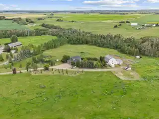 Country Living Meets Style on 24 Acres