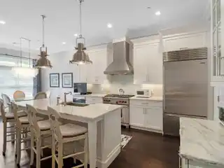 Chic Townhome in Southampton Village